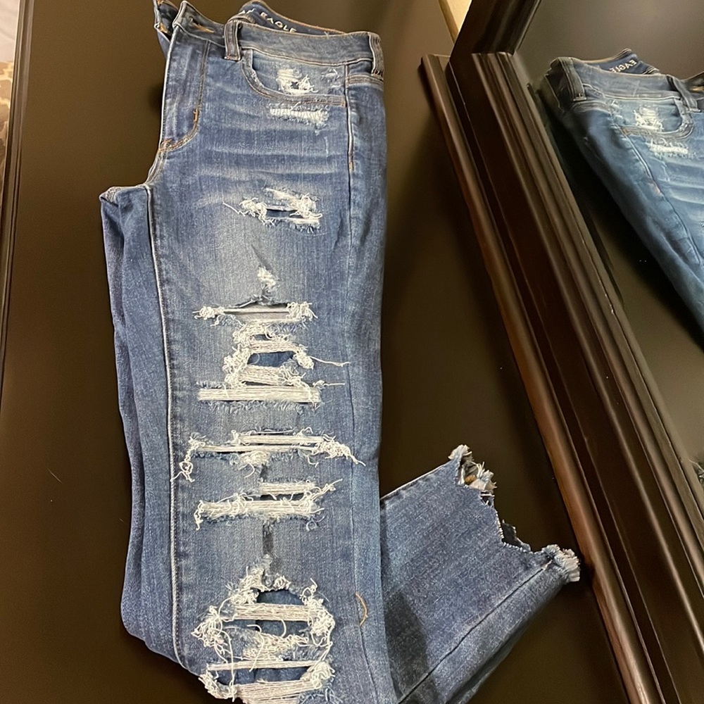 NWOT AMERICAN EAGLE high rise crops
